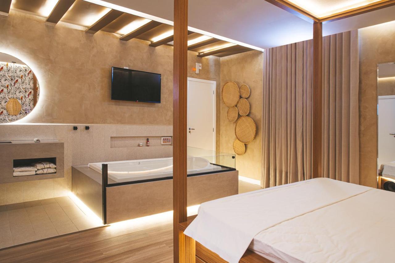 Kalahari Love hotel *